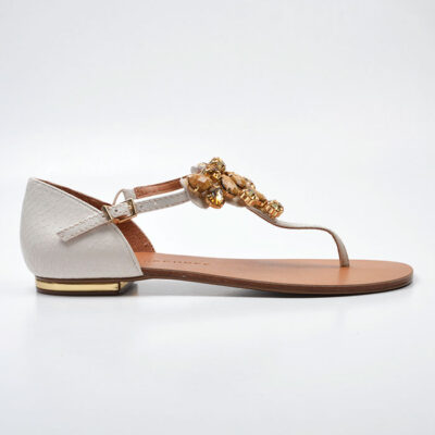 RASTRERA BLANCA CON PIEDRAS