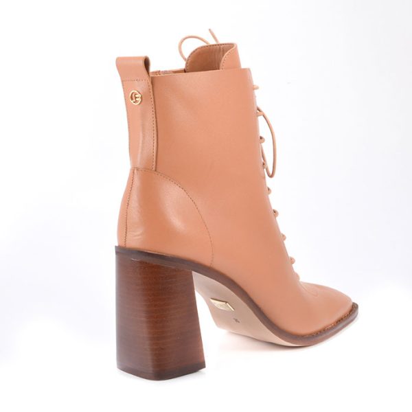 BOTIN CARAMEL CON CORDON Y TACO DE MADERA - Imagen 2