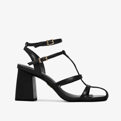 SANDALIA DE CUERO NEGRO