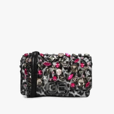 CARTERA CUERO PRINT PEDRERIA PRETO /FUCSIA