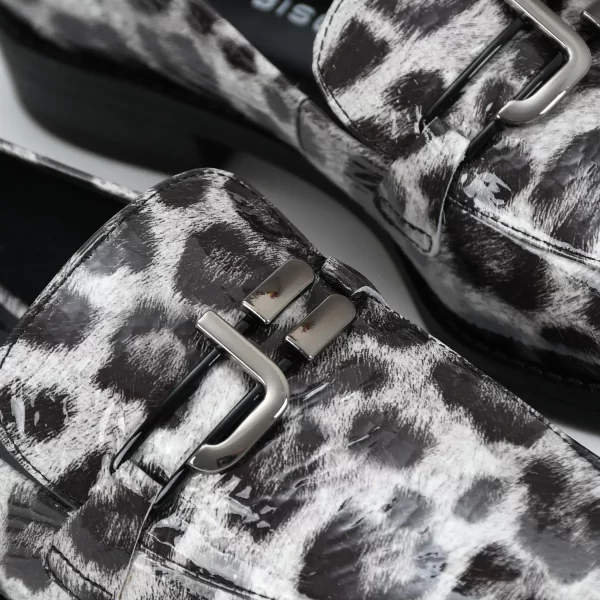 A+ . MOCASIN COURO GLOW ANIMAL PRIN BLANC/PRETO - Imagen 4