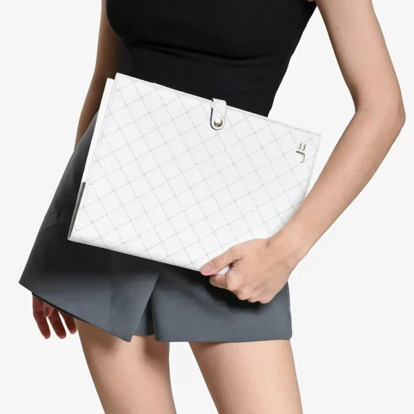 A+.ACCESORIO  MONOGRAMA CUERO TABLET OFF WHITE