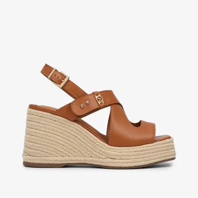 PLATAFORMA CUERO NAPA NEW ALMENDRA