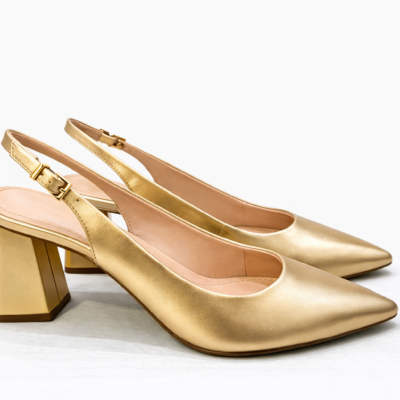 Slingback cuero oro con taco geométrico