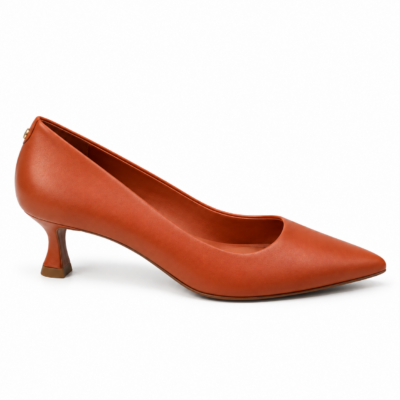 Scarpin cuero napa clasic almendra