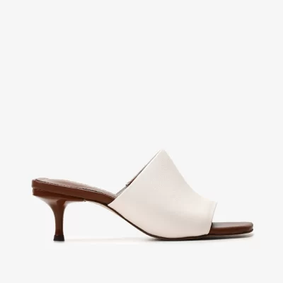 Sandalia de Cuero Liso Marfil