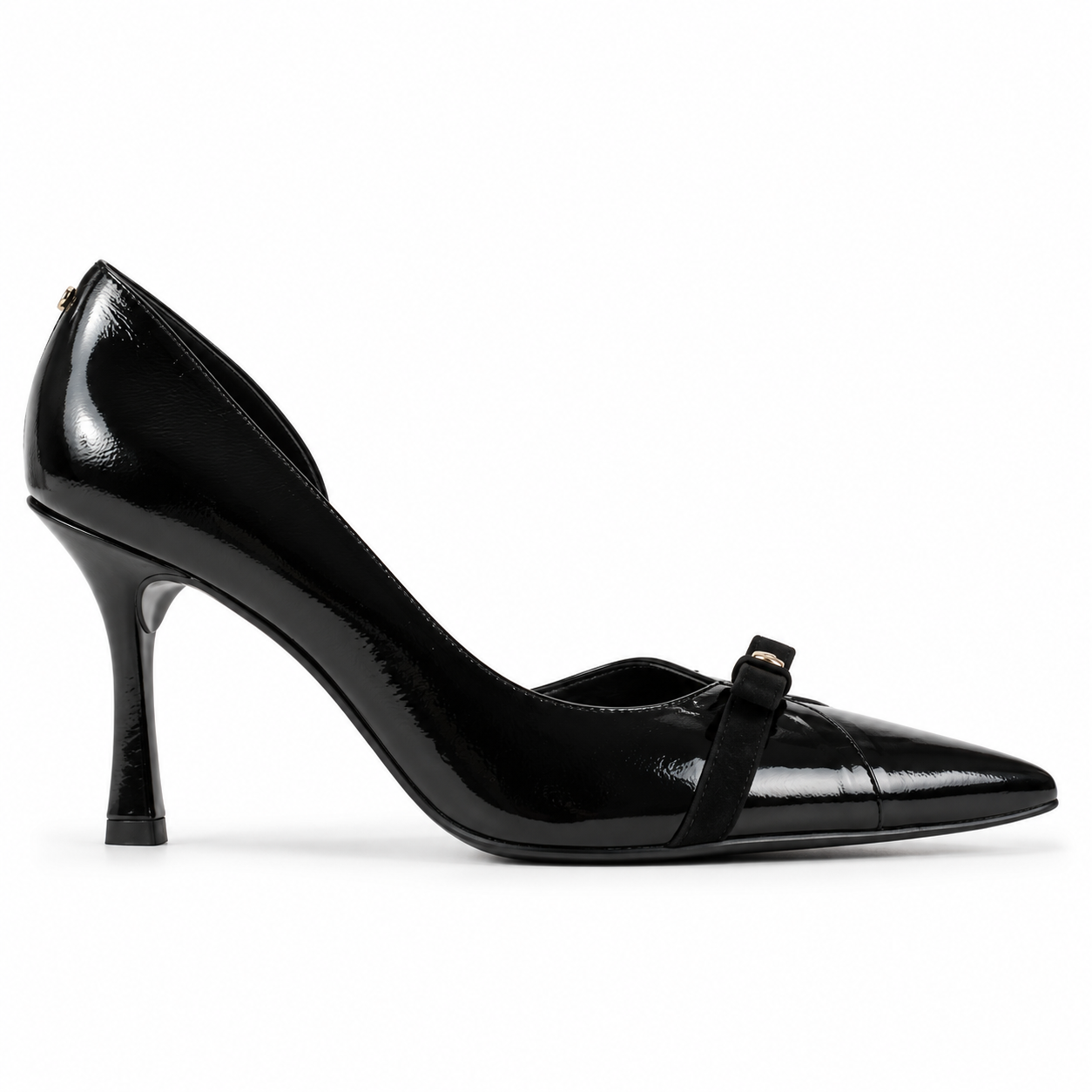 Scarpin cuero crinkle negro